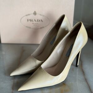 Prada Pointed Toe 100 Pumps in Beige Glossed Leather - Sz 8.5
